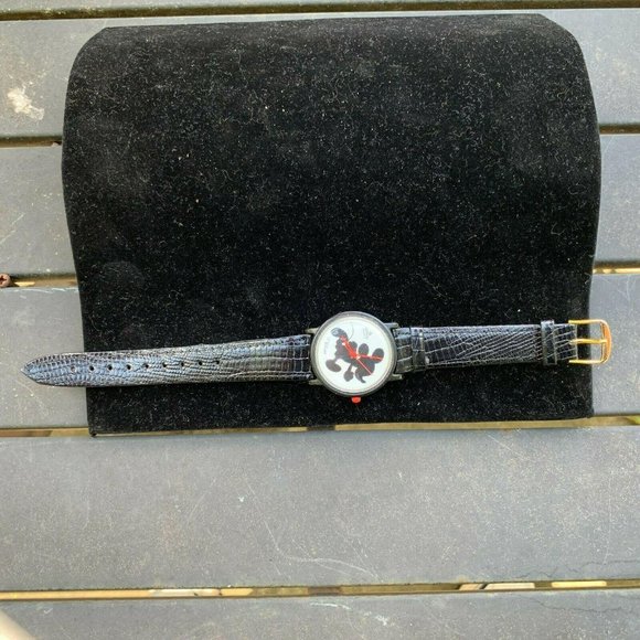 Disney Lorus Mickey Mouse Shadow Dial Watch From 1990's - Picture 2 of 8